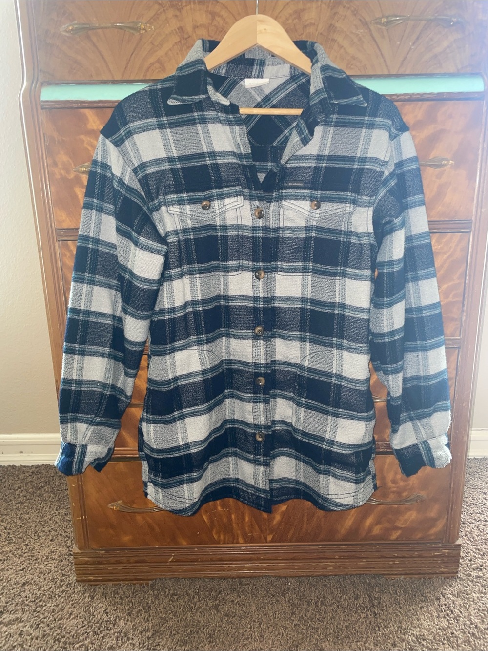 Women’s Columbia Blue and White Plaid Button-Up Shacket Size Small Flannel